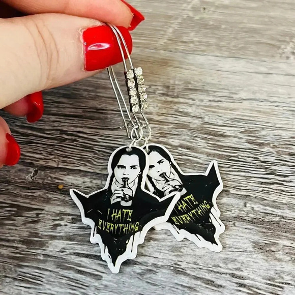 The Addams Family Wednesday Addams Drop Earrings Christina Ricci - Picture 9 of 9